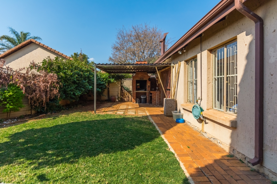 2 Bedroom Property for Sale in Pierre Van Ryneveld Gauteng