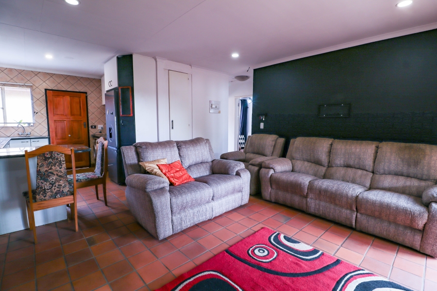 2 Bedroom Property for Sale in Pierre Van Ryneveld Gauteng