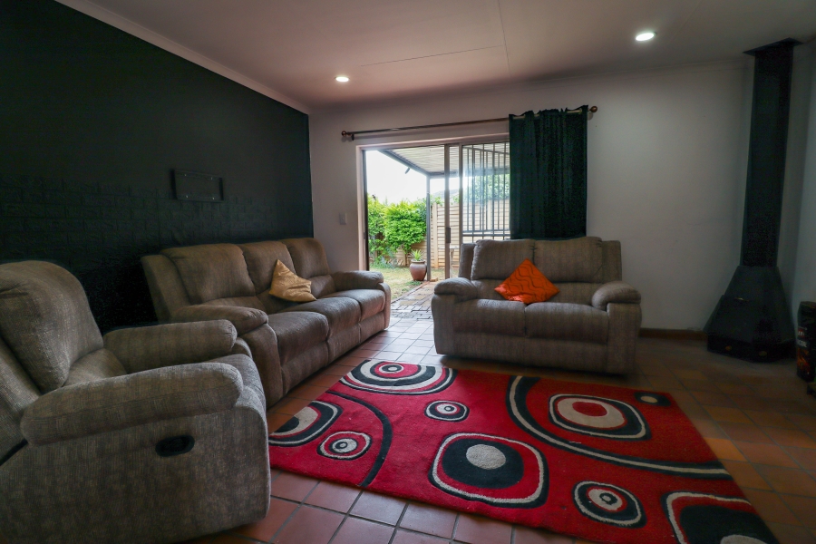 2 Bedroom Property for Sale in Pierre Van Ryneveld Gauteng