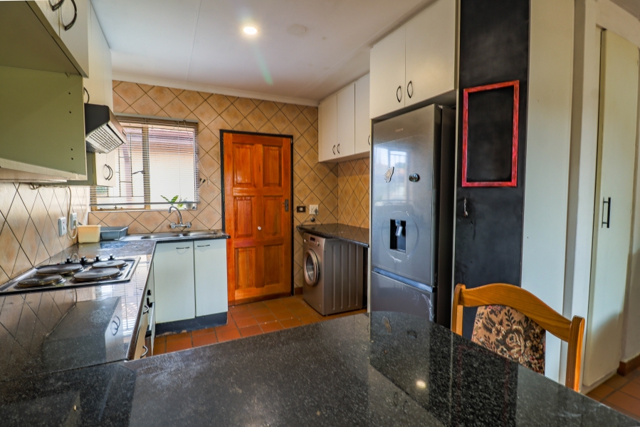 2 Bedroom Property for Sale in Pierre Van Ryneveld Gauteng