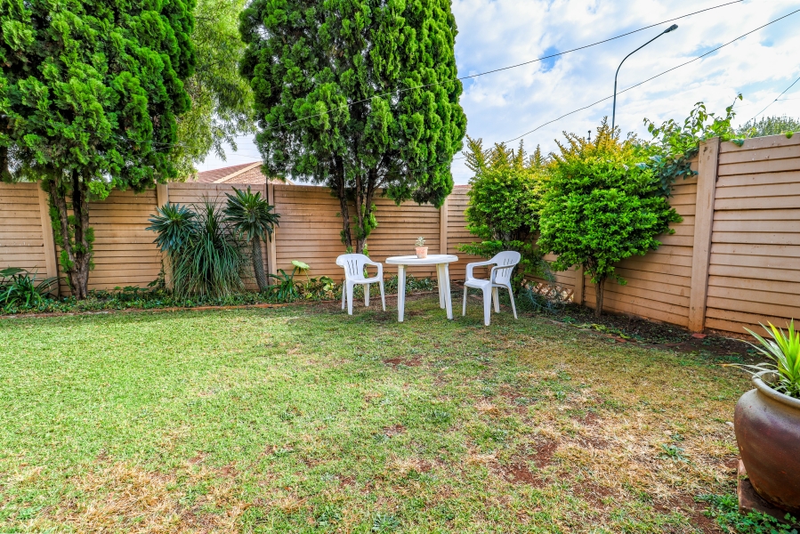 2 Bedroom Property for Sale in Pierre Van Ryneveld Gauteng