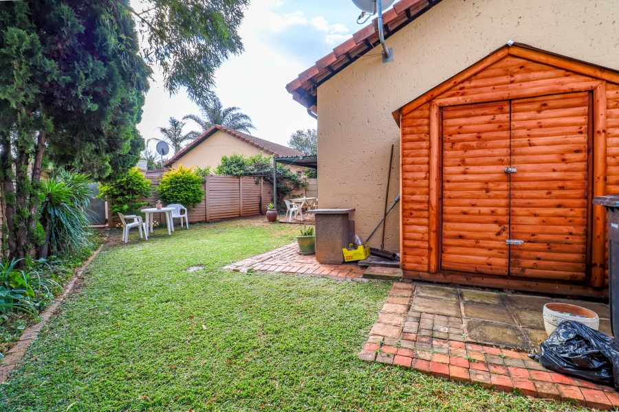 2 Bedroom Property for Sale in Pierre Van Ryneveld Gauteng