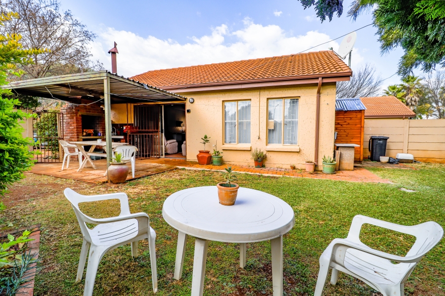 2 Bedroom Property for Sale in Pierre Van Ryneveld Gauteng