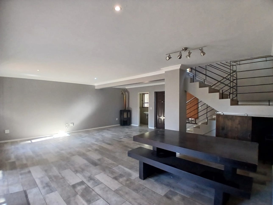 To Let 4 Bedroom Property for Rent in Lynnwood Gauteng