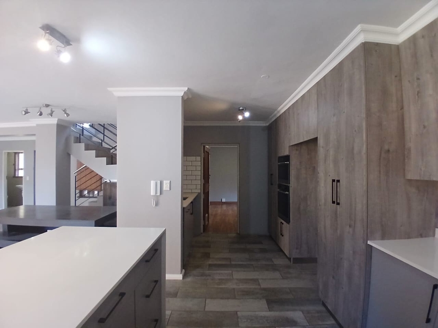 To Let 4 Bedroom Property for Rent in Lynnwood Gauteng