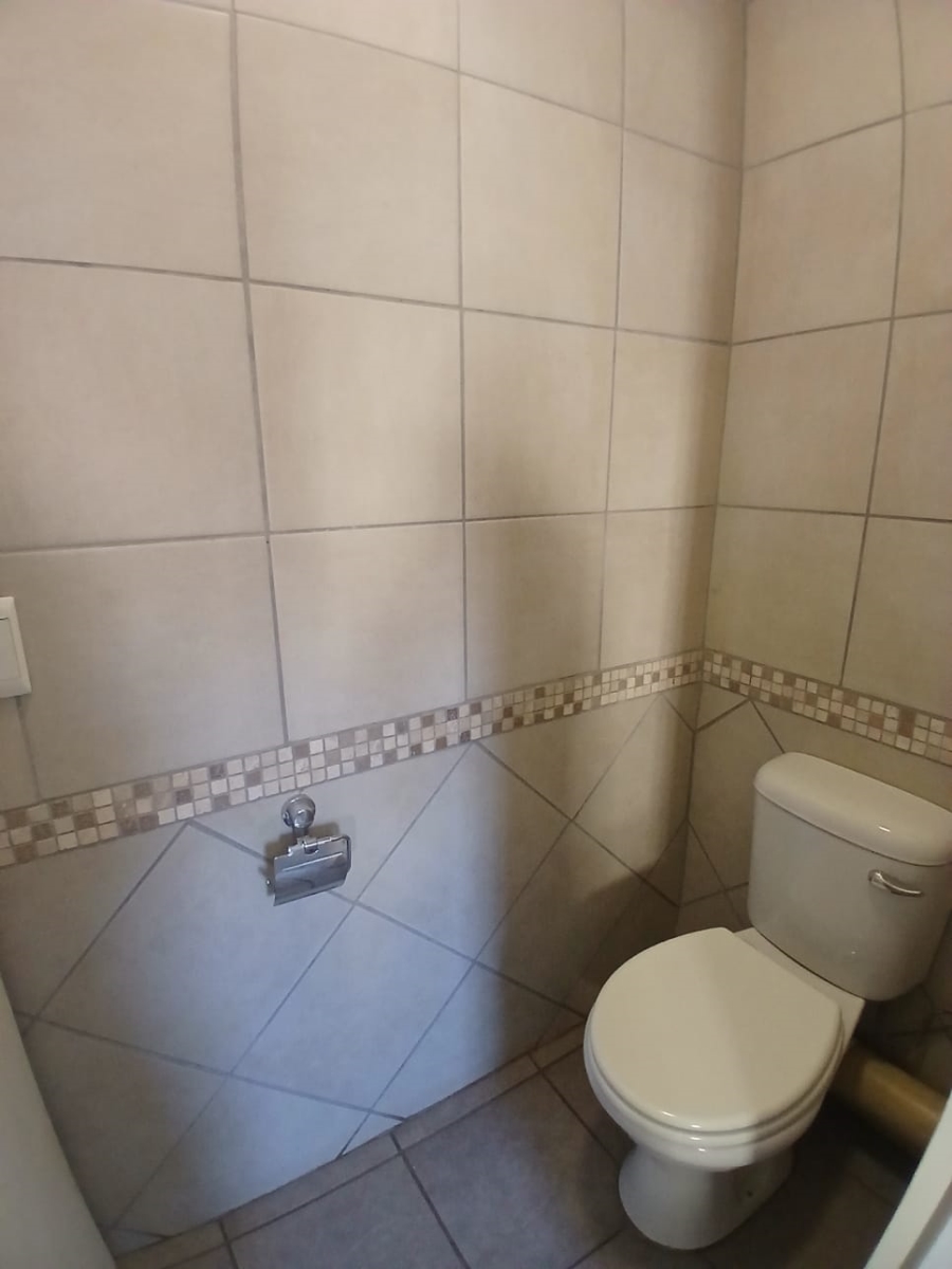 To Let 4 Bedroom Property for Rent in Lynnwood Gauteng