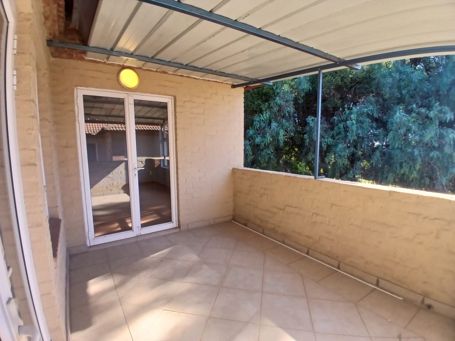 To Let 4 Bedroom Property for Rent in Lynnwood Gauteng