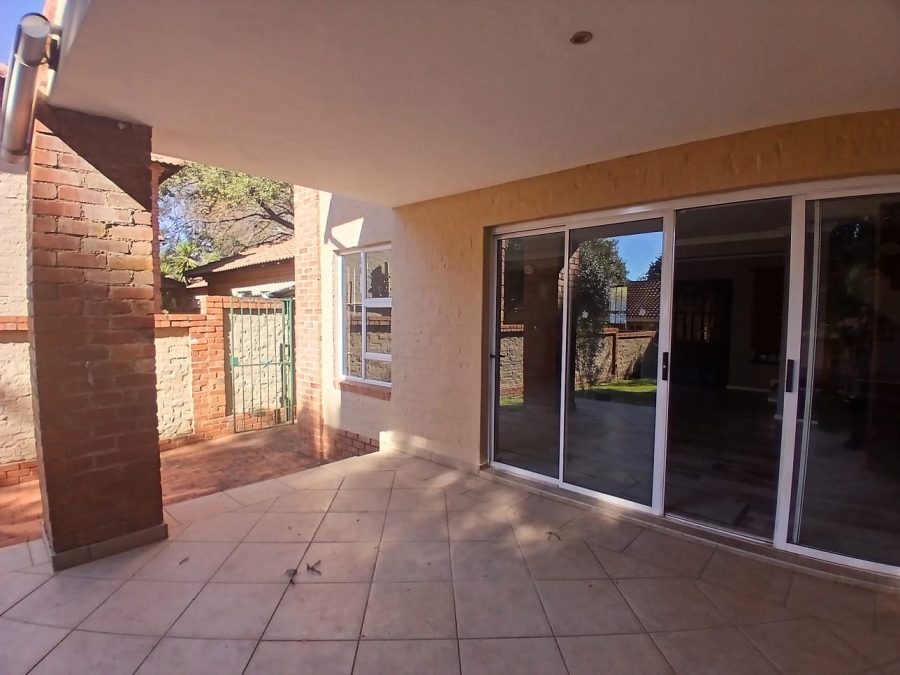 To Let 4 Bedroom Property for Rent in Lynnwood Gauteng