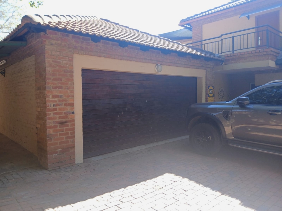 To Let 4 Bedroom Property for Rent in Lynnwood Gauteng