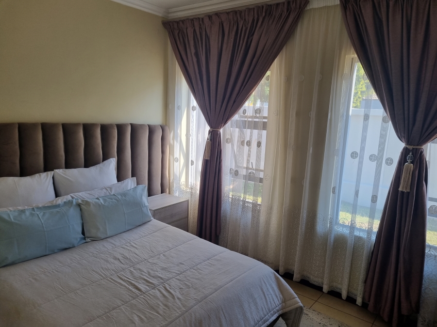 4 Bedroom Property for Sale in Willow Acres Ext 10 Gauteng