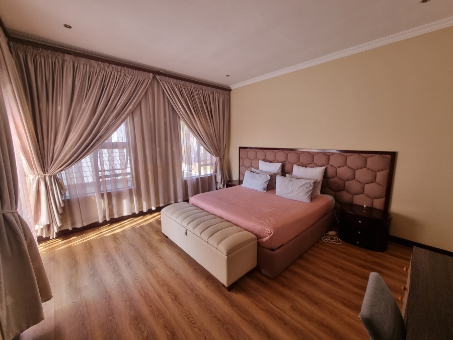 4 Bedroom Property for Sale in Willow Acres Ext 10 Gauteng