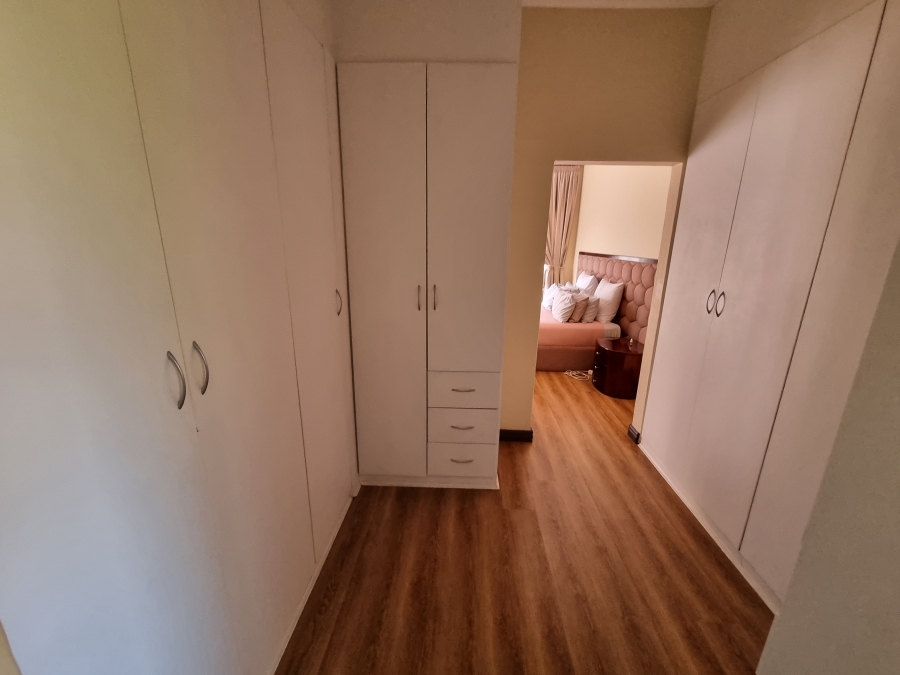 4 Bedroom Property for Sale in Willow Acres Ext 10 Gauteng