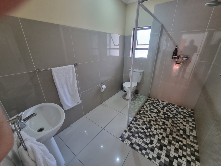 4 Bedroom Property for Sale in Willow Acres Ext 10 Gauteng