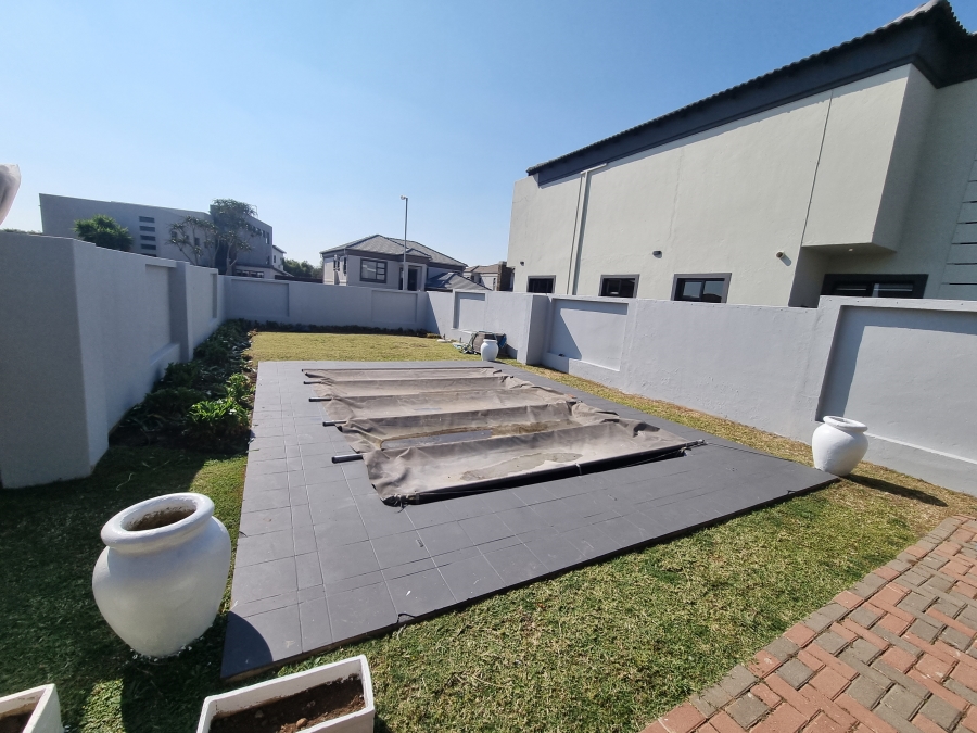 4 Bedroom Property for Sale in Willow Acres Ext 10 Gauteng