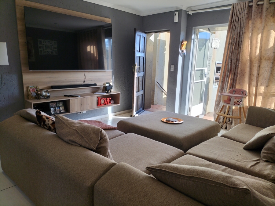 3 Bedroom Property for Sale in Breaunanda Gauteng