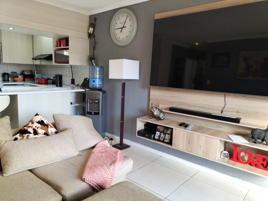 3 Bedroom Property for Sale in Breaunanda Gauteng