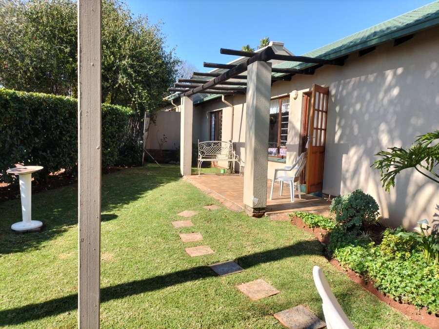 2 Bedroom Property for Sale in Noordheuwel Gauteng