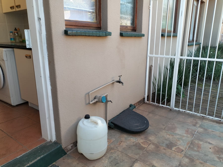 2 Bedroom Property for Sale in Noordheuwel Gauteng
