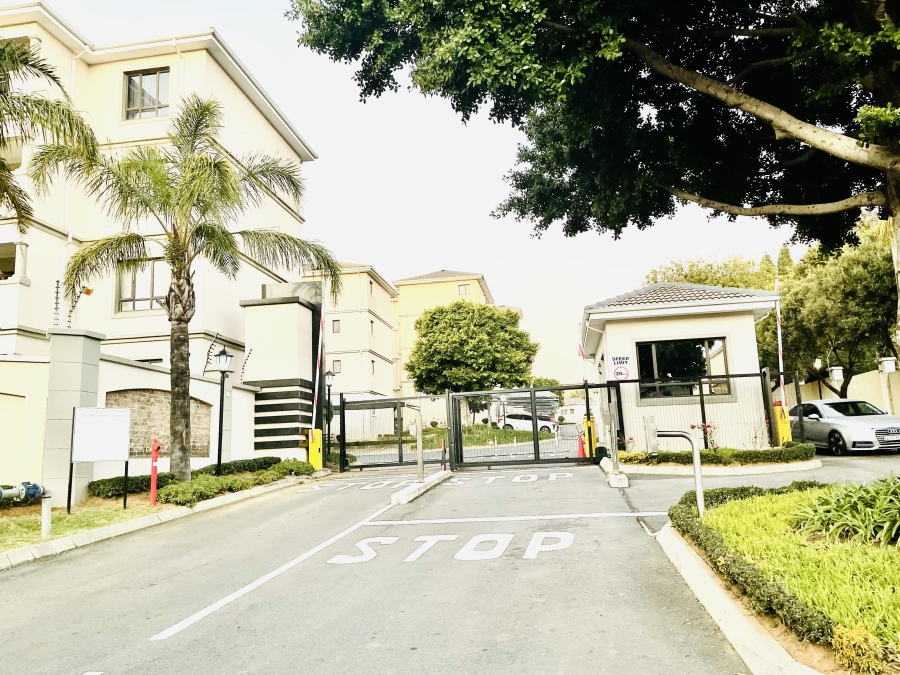 2 Bedroom Property for Sale in Erand Gardens Gauteng