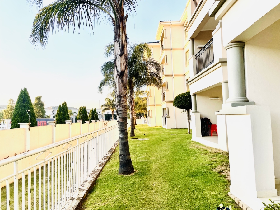2 Bedroom Property for Sale in Erand Gardens Gauteng
