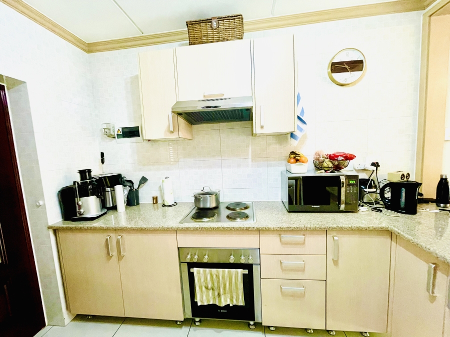 2 Bedroom Property for Sale in Erand Gardens Gauteng