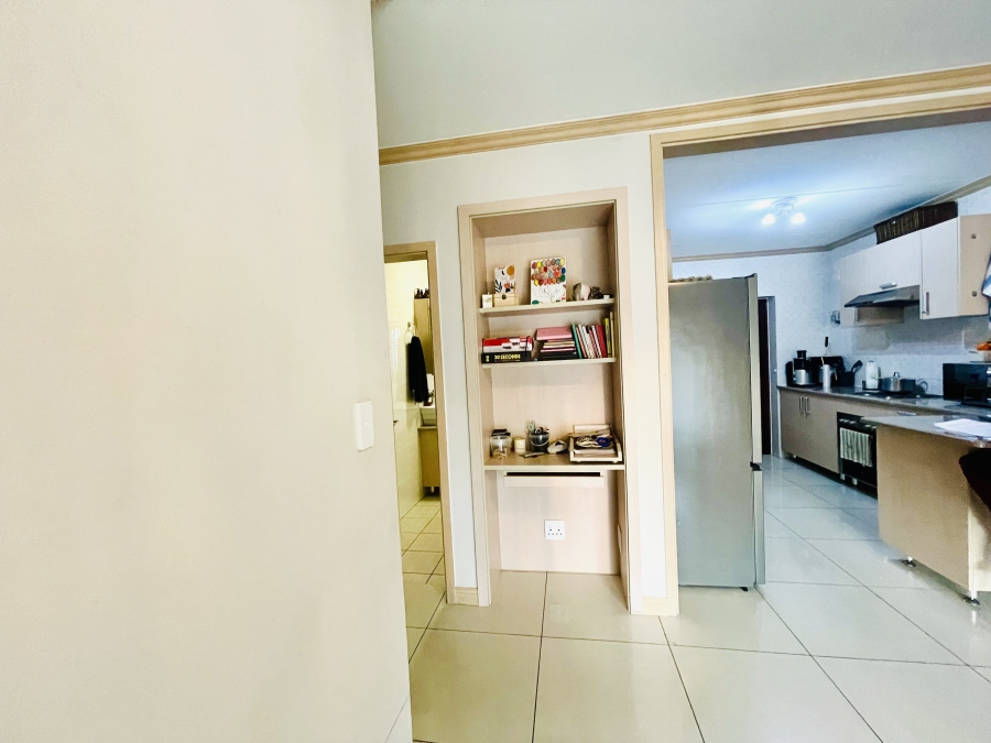 2 Bedroom Property for Sale in Erand Gardens Gauteng