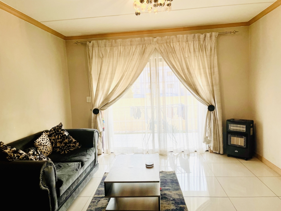 2 Bedroom Property for Sale in Erand Gardens Gauteng