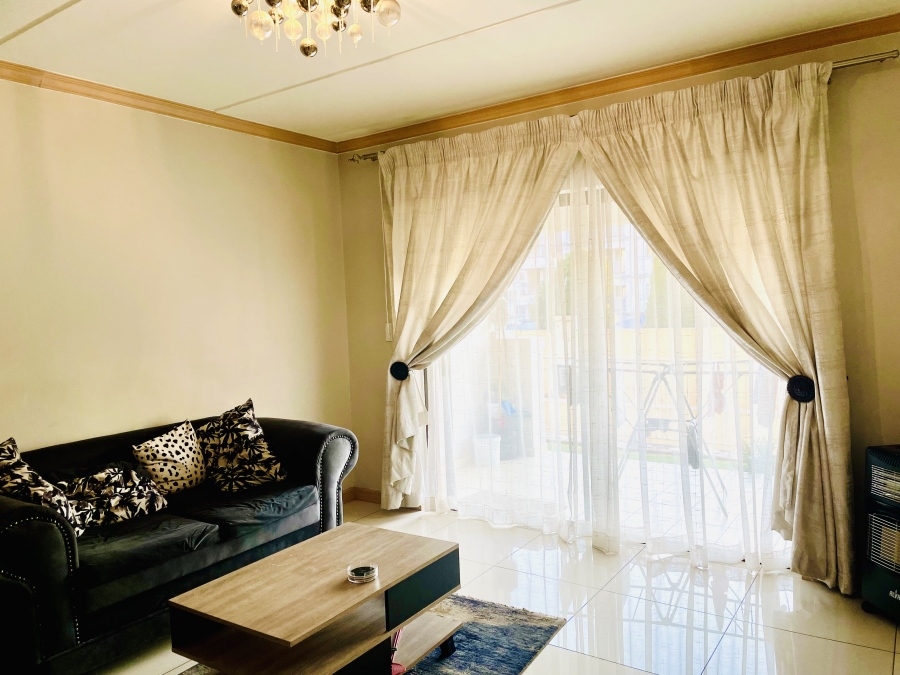 2 Bedroom Property for Sale in Erand Gardens Gauteng