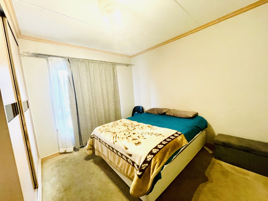 2 Bedroom Property for Sale in Erand Gardens Gauteng