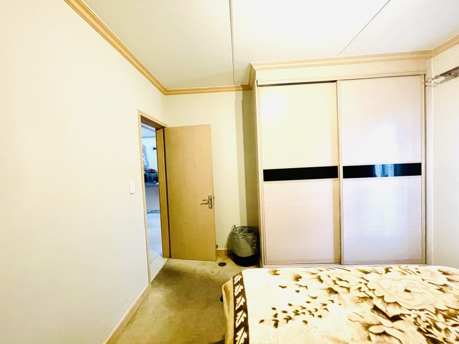 2 Bedroom Property for Sale in Erand Gardens Gauteng
