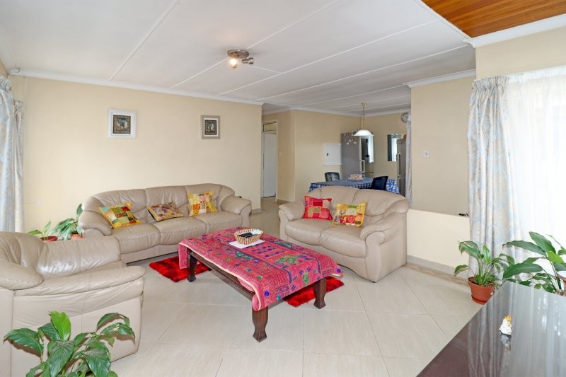 3 Bedroom Property for Sale in Robindale Gauteng