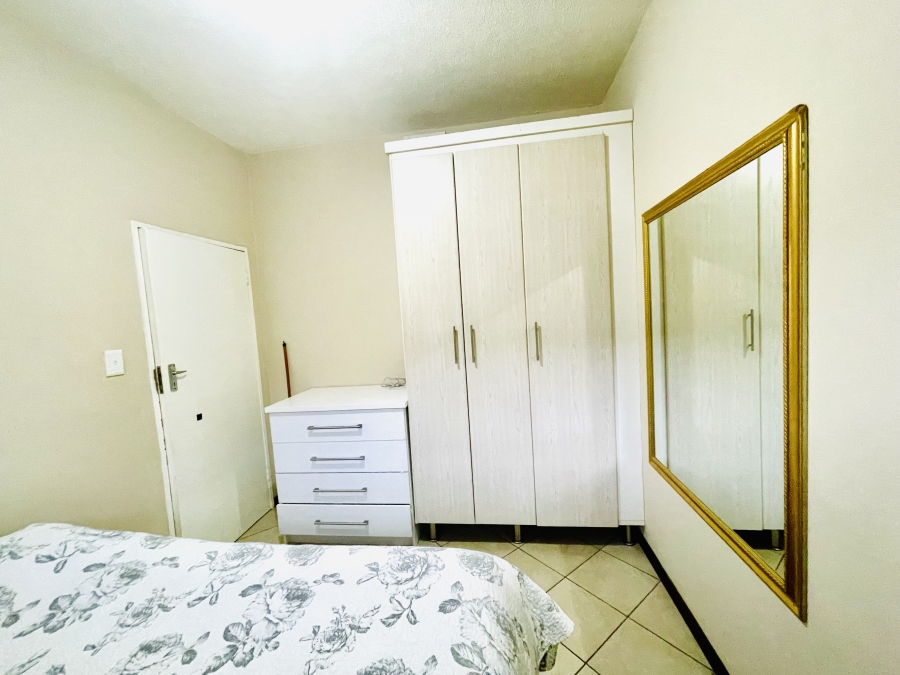 2 Bedroom Property for Sale in Erand Gardens Gauteng