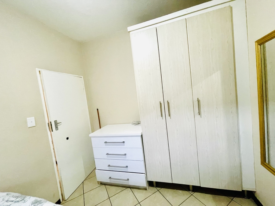 2 Bedroom Property for Sale in Erand Gardens Gauteng