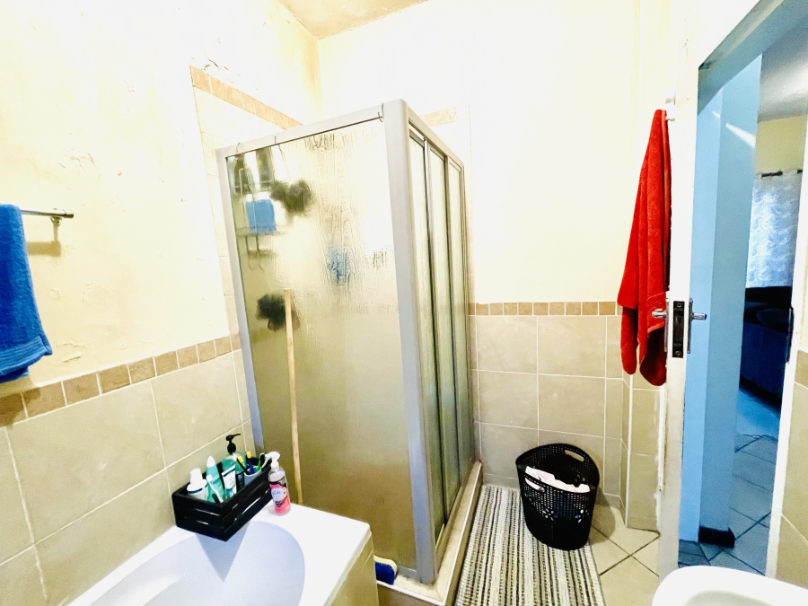 2 Bedroom Property for Sale in Erand Gardens Gauteng