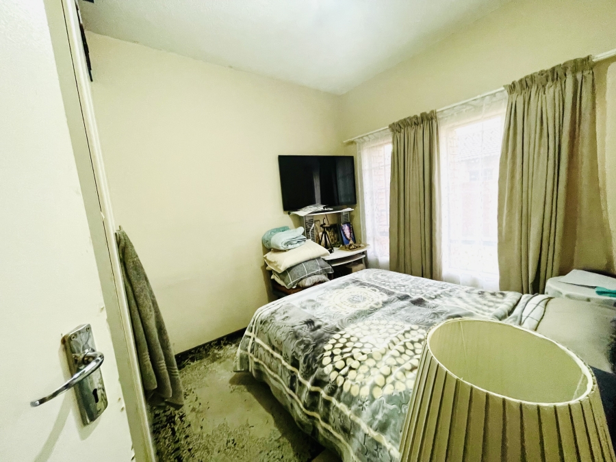 2 Bedroom Property for Sale in Erand Gardens Gauteng