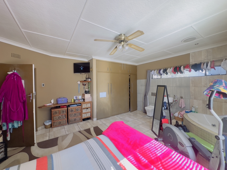 4 Bedroom Property for Sale in Florentia Gauteng