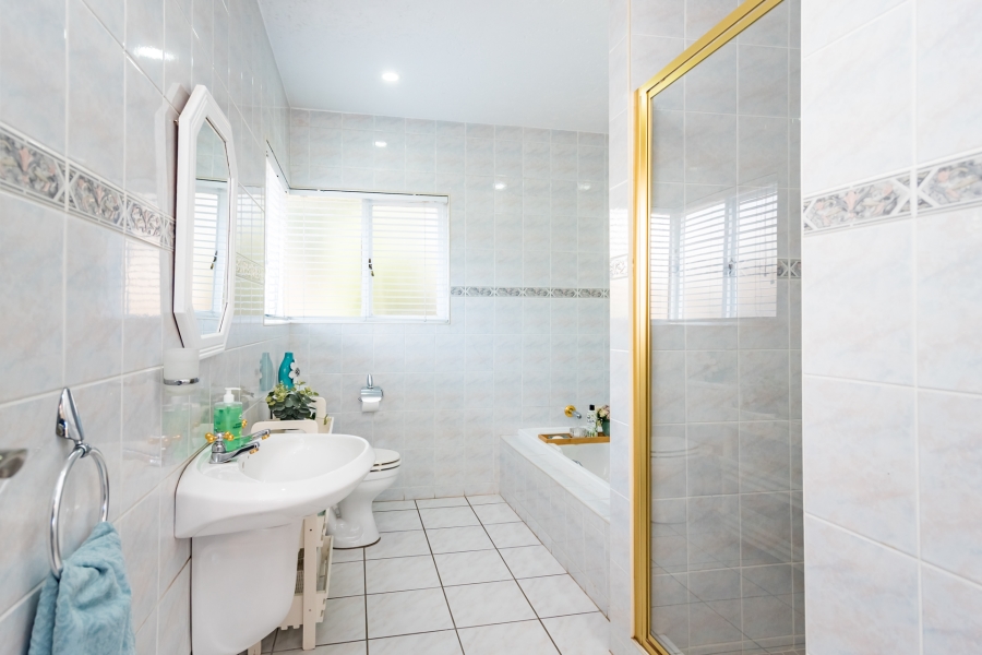 To Let 4 Bedroom Property for Rent in Noordheuwel Gauteng