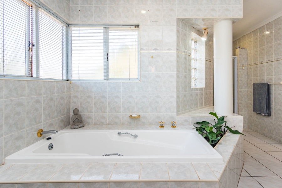 To Let 4 Bedroom Property for Rent in Noordheuwel Gauteng