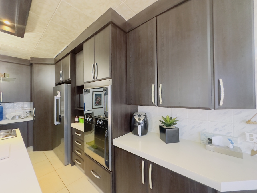 4 Bedroom Property for Sale in Albemarle Gauteng