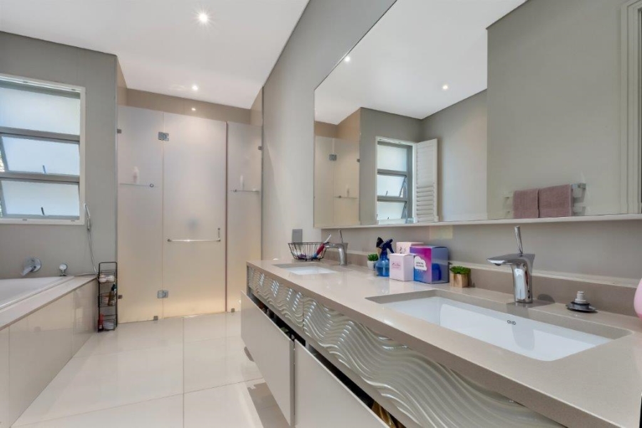 To Let 5 Bedroom Property for Rent in Morningside Gauteng