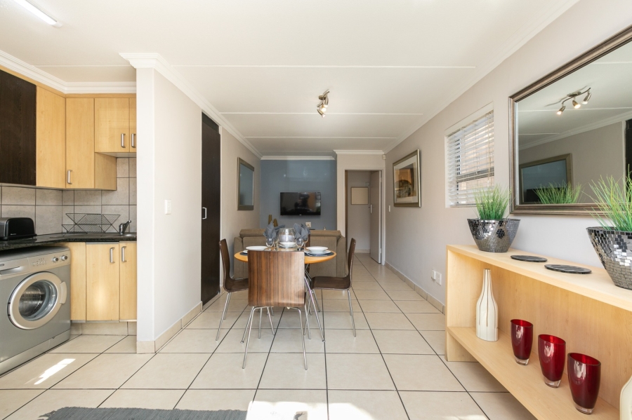 To Let 1 Bedroom Property for Rent in Sandown Gauteng