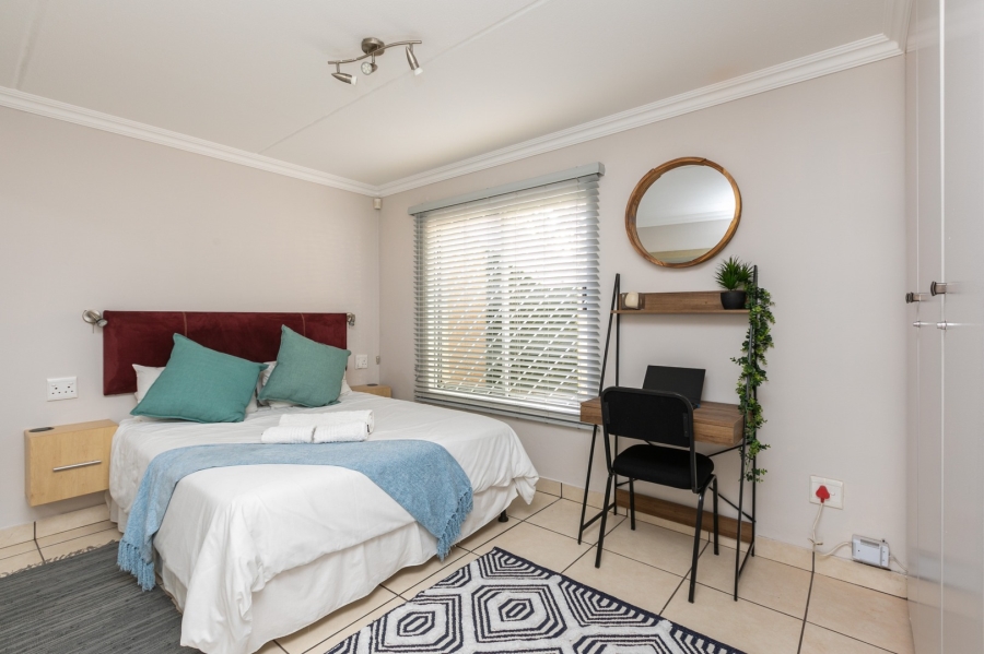 To Let 1 Bedroom Property for Rent in Sandown Gauteng