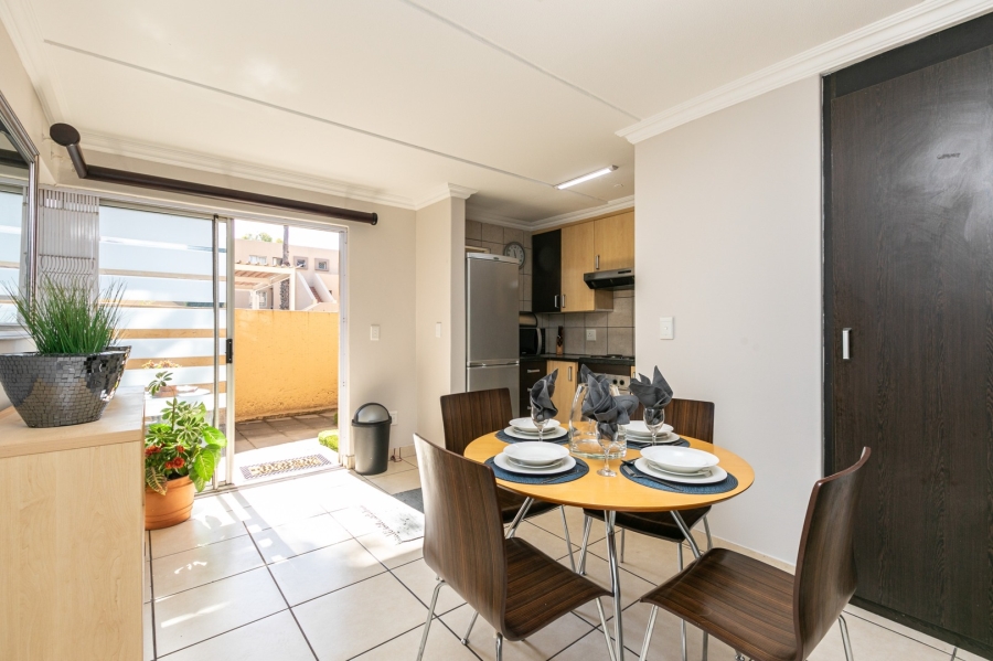 To Let 1 Bedroom Property for Rent in Sandown Gauteng