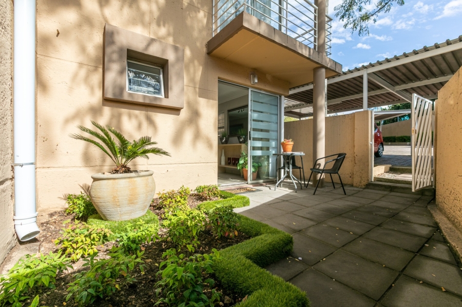 To Let 1 Bedroom Property for Rent in Sandown Gauteng