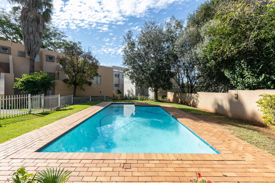 To Let 1 Bedroom Property for Rent in Sandown Gauteng