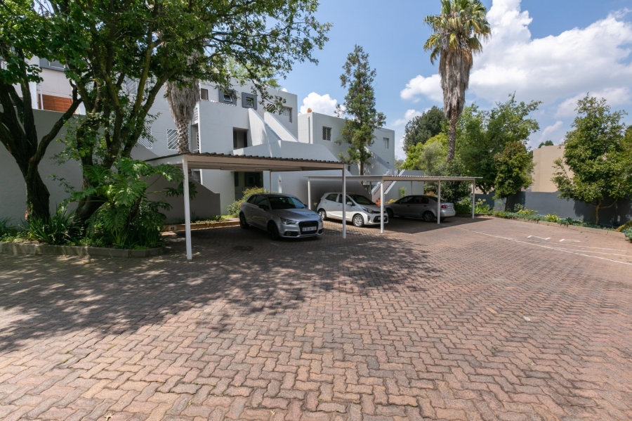 To Let 2 Bedroom Property for Rent in Sandown Gauteng