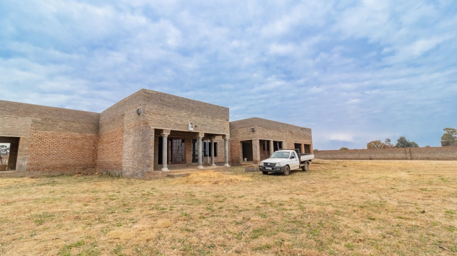 5 Bedroom Property for Sale in Ironsyde A H Gauteng