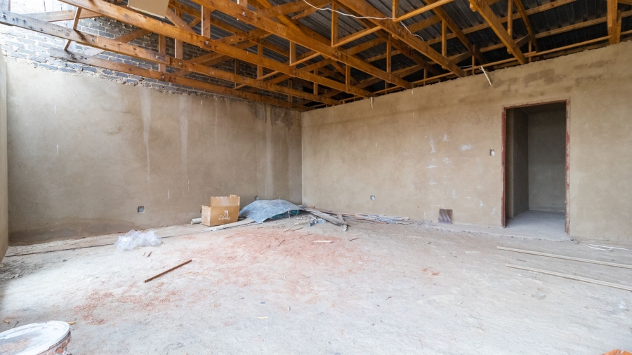 5 Bedroom Property for Sale in Ironsyde A H Gauteng
