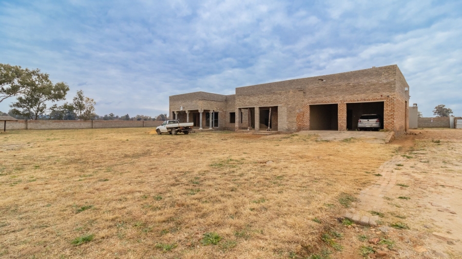 5 Bedroom Property for Sale in Ironsyde A H Gauteng