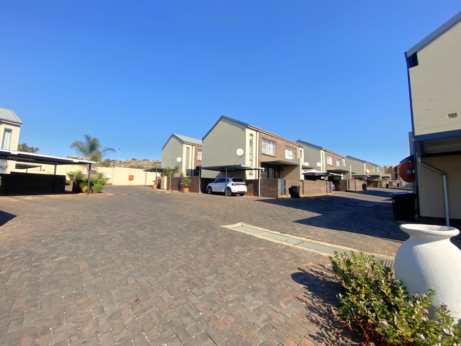 2 Bedroom Property for Sale in Sugar Bush Estate Gauteng